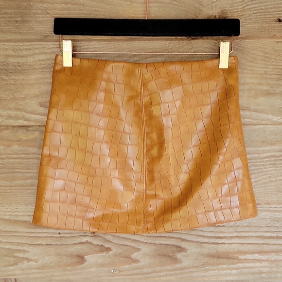 H&M Size 2 Tan Mini Pencil Skirt - Picture 1 of 5